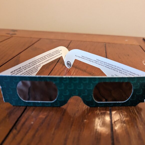Masters Tourney Eclipse Glasses BENT + Spectator Guide ISO CE12312-2 Certified - Picture 6 of 12